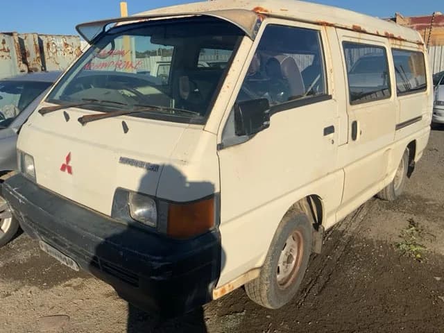 1988 Mitsubishi Express at Lonsdale