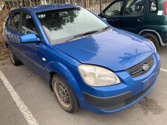 2006 Kia Rio at Lonsdale