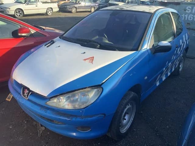 2002 Peugeot 206 at Lonsdale