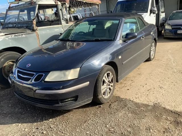 2005 Saab 93 at Lonsdale