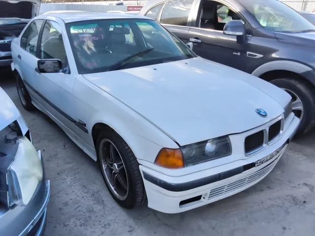 1996 BMW 325i at Elizabeth