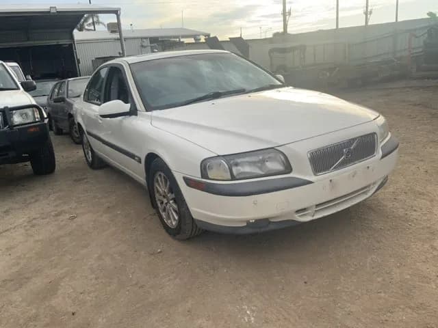 1998 Volvo S80 at Lonsdale