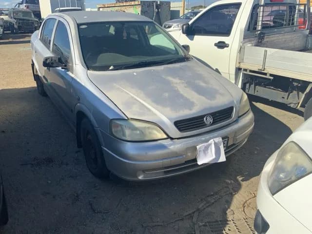 2004 Holden Astra at Lonsdale