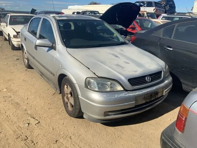 2004 Holden Astra at Lonsdale