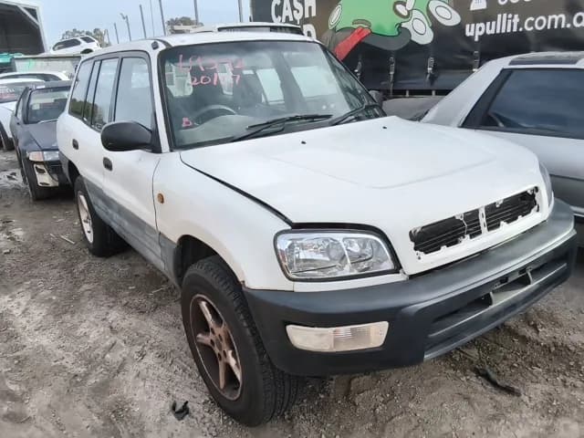 2000 Toyota Rav 4 at Elizabeth