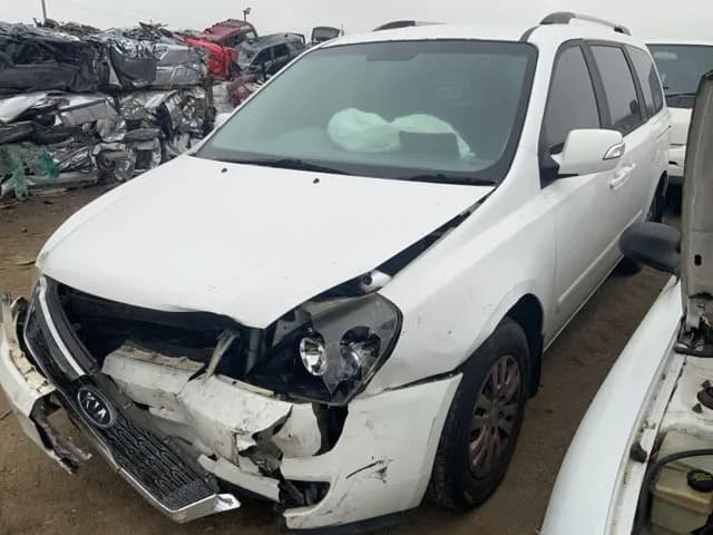 2011 Kia Carnival at Lonsdale