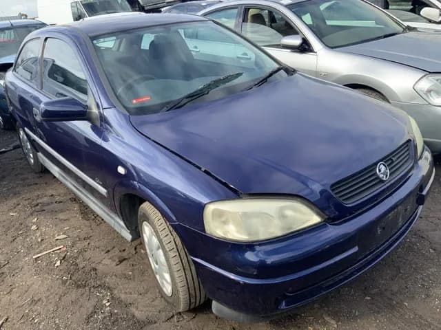 2001 Holden Astra at Lonsdale