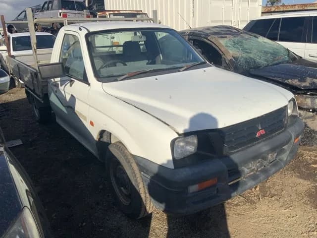 1998 Mitsubishi Triton at Lonsdale