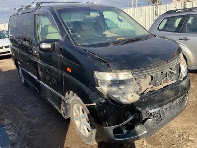2003 Nissan Elgrand at Lonsdale