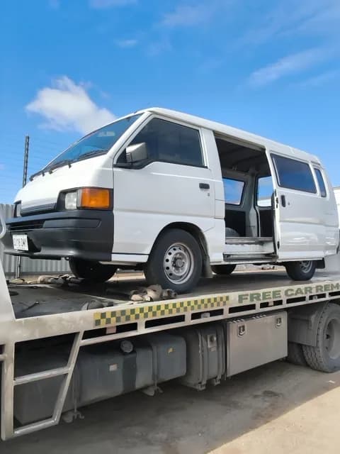 2000 Mitsubishi Express at Elizabeth