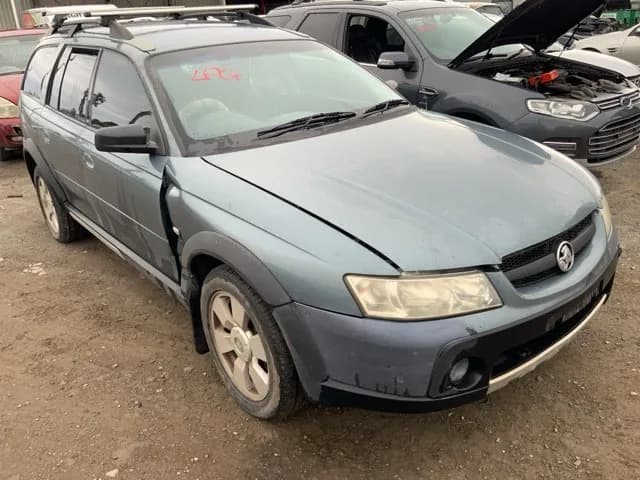 2005 Holden Adventra at Lonsdale