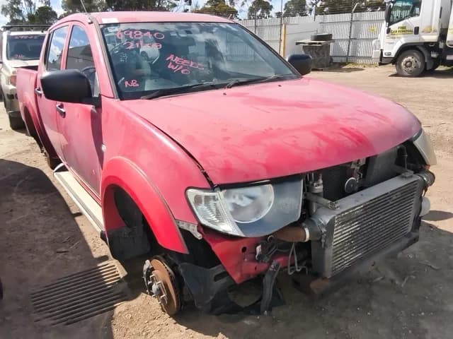 2015 Mitsubishi Triton at Elizabeth