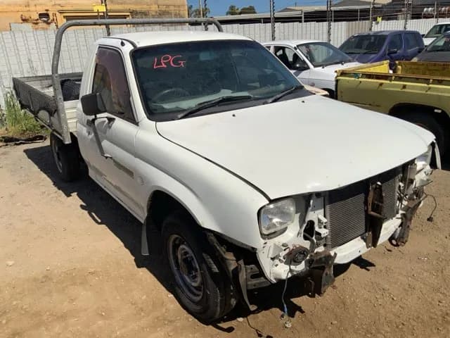 2004 Mitsubishi Triton at Lonsdale