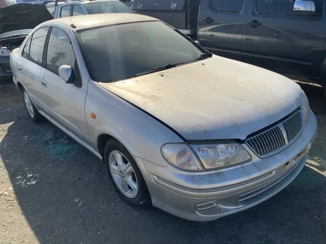 2000 Nissan Pulsar at Lonsdale