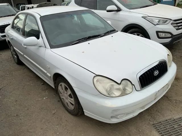 2001 Hyundai Sonata at Lonsdale