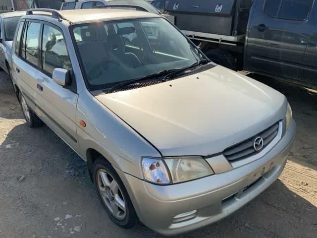 2001 Mazda 121 at Lonsdale