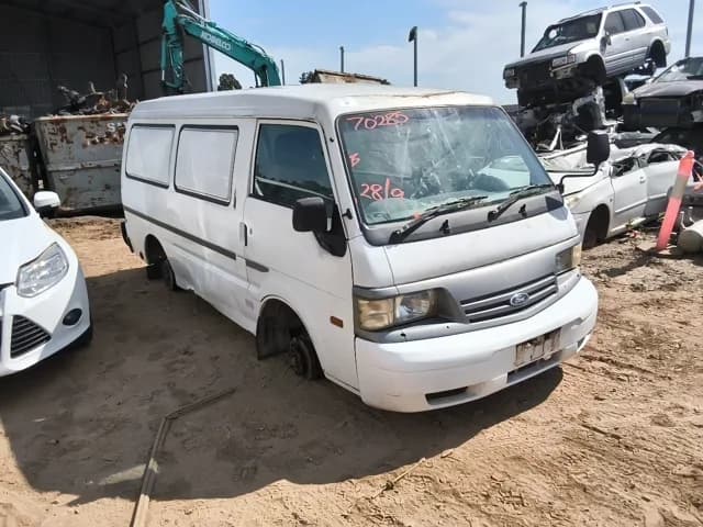 1998 Ford Econovan at Elizabeth