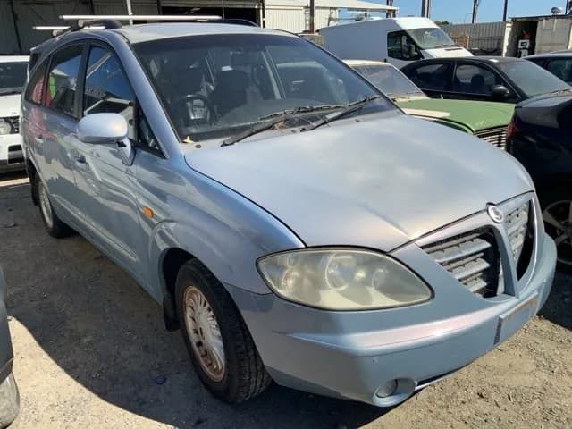2005 Ssangyong Stavic at Lonsdale