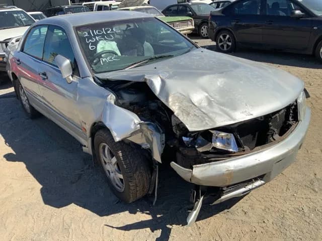 2000 Mitsubishi Magna at Lonsdale