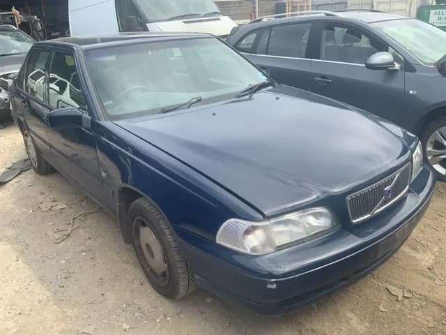 1999 Volvo S70 at Lonsdale