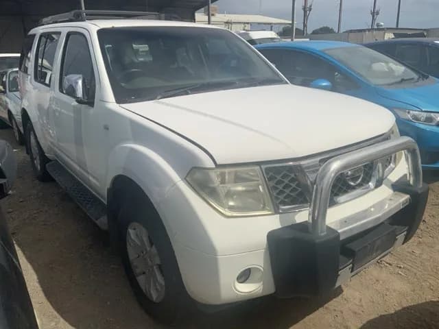 2005 Nissan Pathfinder at Lonsdale