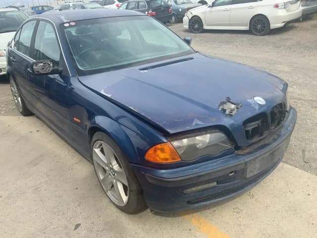 2001 BMW 325i at Lonsdale