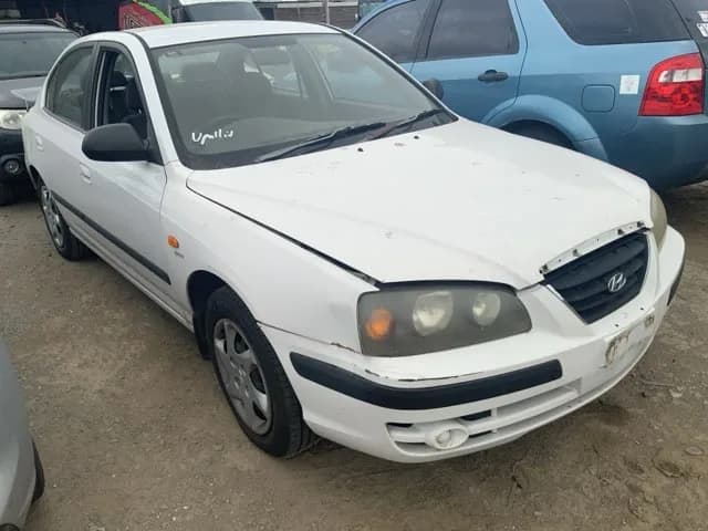 2004 Hyundai Elantra at Lonsdale