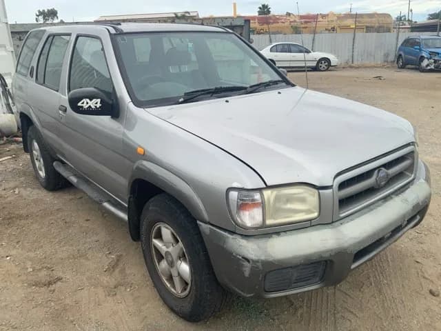 2000 Nissan Pathfinder at Lonsdale