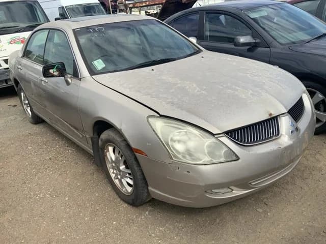2004 Mitsubishi Verada at Lonsdale